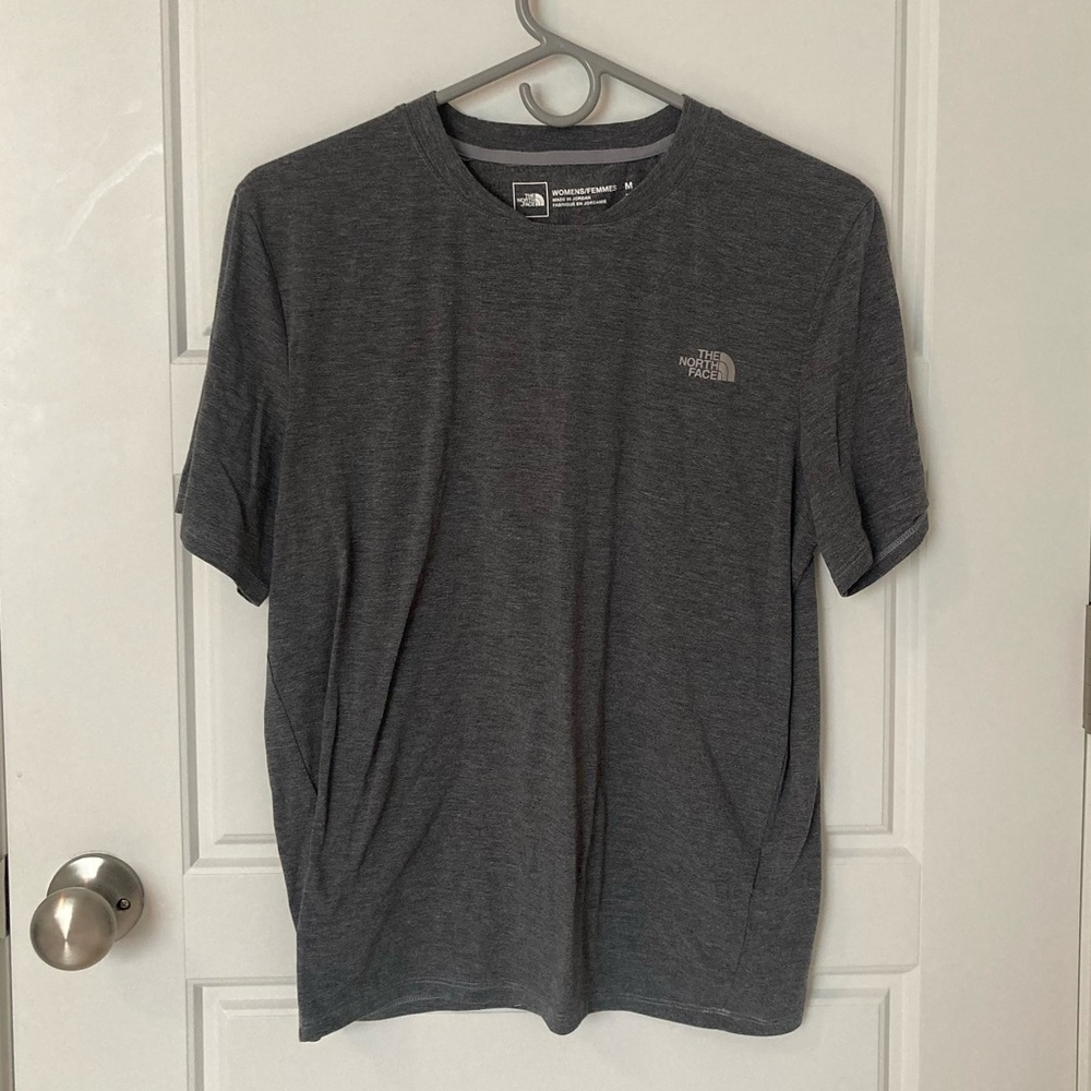 TNF W’s active tee, size M